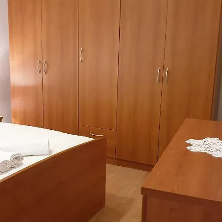 Apartment Biserka *