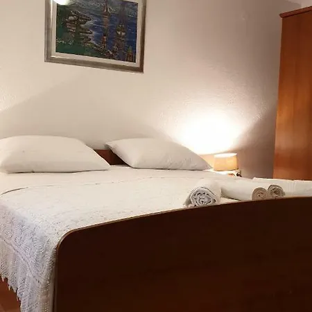 Apartment Biserka *