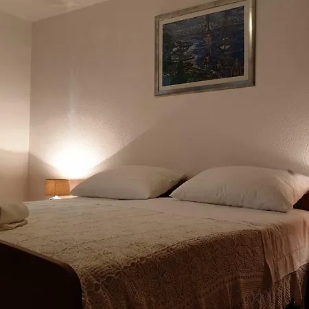 Biserka Apartment Pitve
