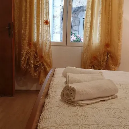 Apartment Biserka *